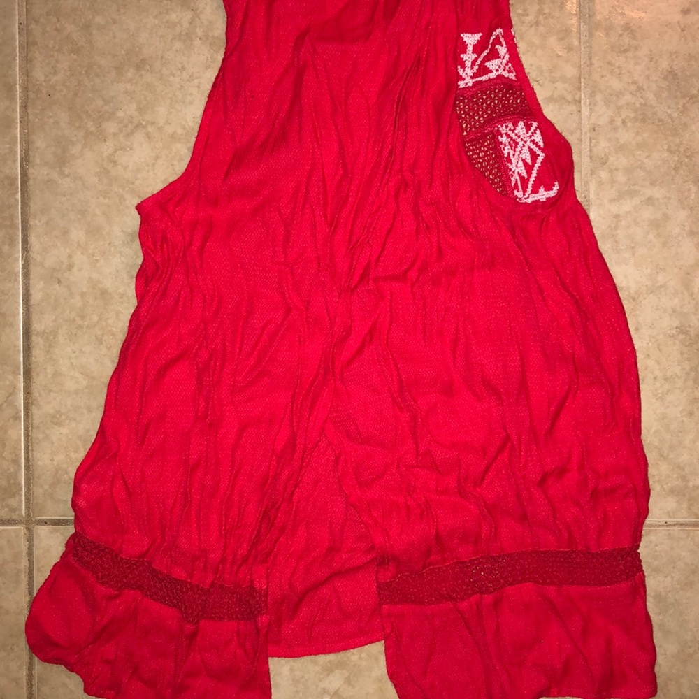 Split Back Pattern Red Tunic - Picture 2 of 2